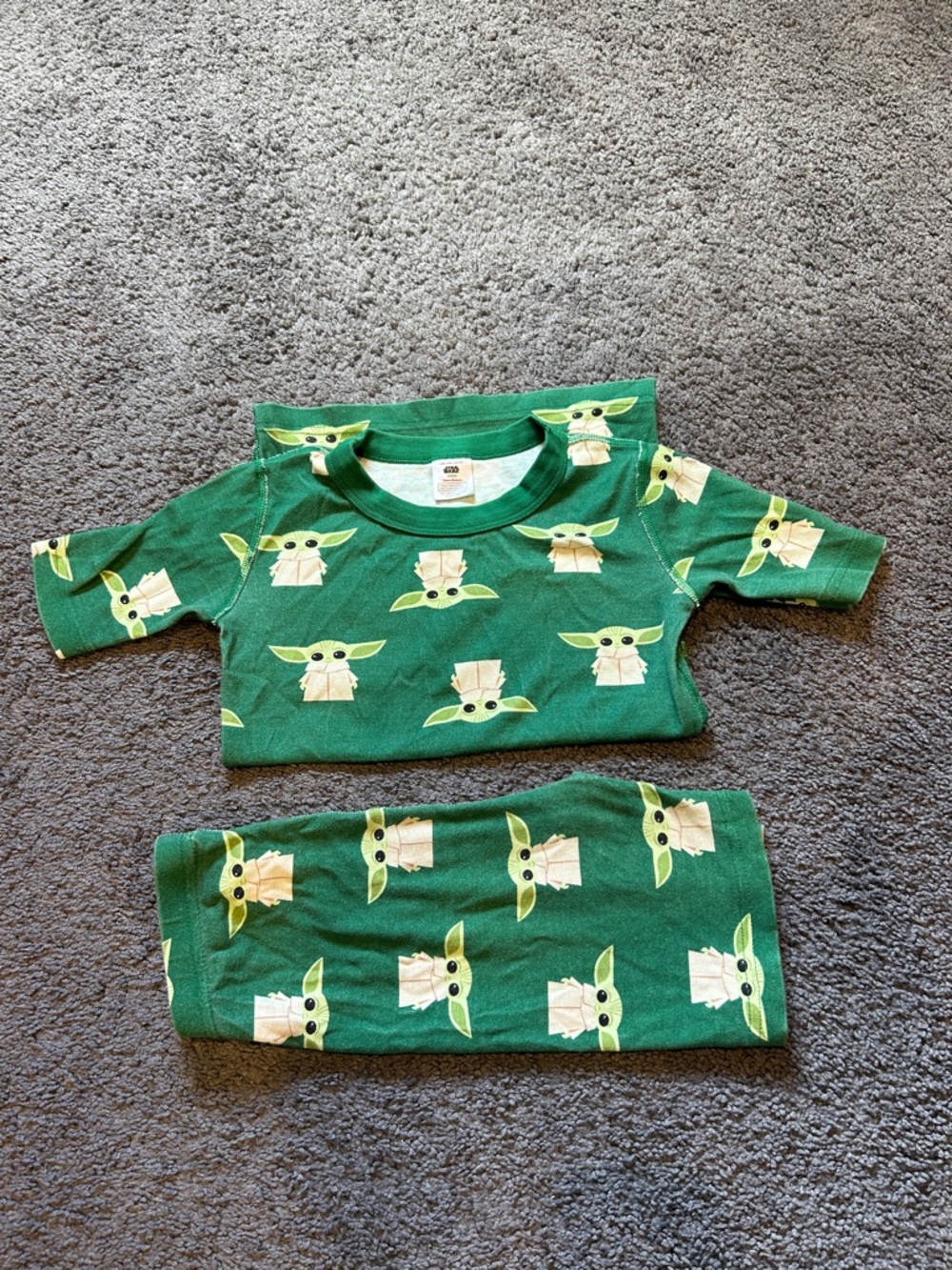 Hanna Andersson Starwars Baby Yoda Pajama Set. Size 10